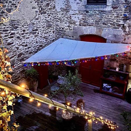 La Cour Secrete Apartment Dinan Bagian luar foto