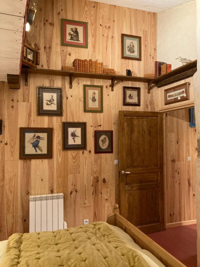 La Cour Secrete Apartment Dinan Bagian luar foto