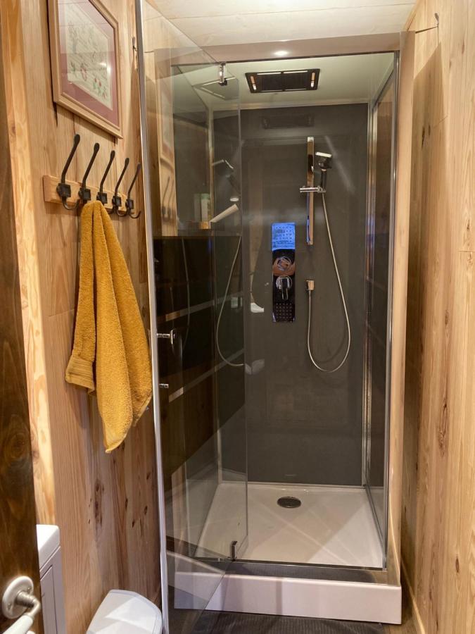 La Cour Secrete Apartment Dinan Bagian luar foto